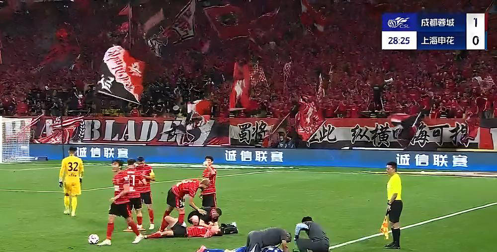 精彩对决拉开序幕，球队士气高涨的简单介绍